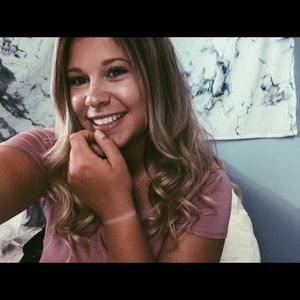 Meet your Posher, Brooke